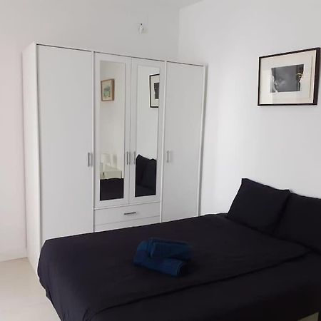 Cosy Flat / Literally At The Foot Of Alhambra Apartment Granada Ngoại thất bức ảnh
